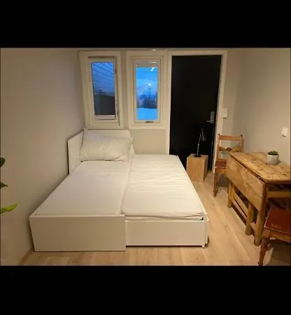 Liten Koselig Hybelleilighet For 1 Til 2 Personer - Sentral Beliggenhet Og Gunstig Pris Tromso Exterior photo