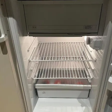Liten Koselig Hybelleilighet For 1 Til 2 Personer - Sentral Beliggenhet Og Gunstig Pris Tromso Exterior photo